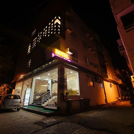 Radical Palace Hotel And Restaurant Λάκναου Εξωτερικό φωτογραφία